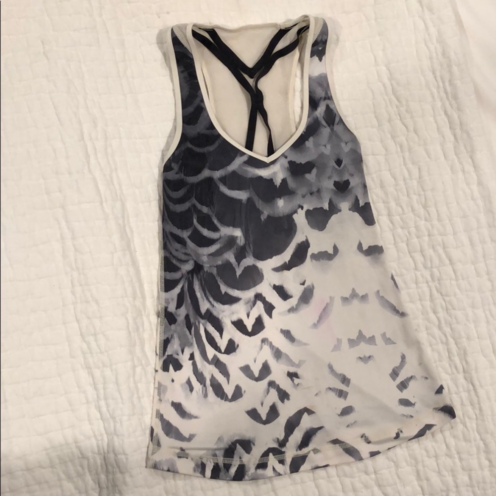 Lululemon top with built-in bra size 2